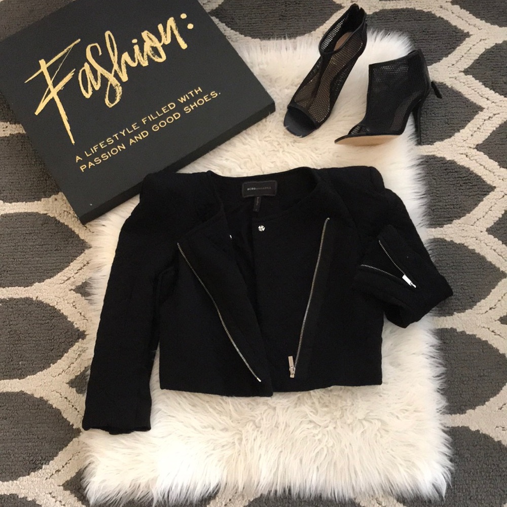 BCBG Max Azria black cropped jacket withthe zipper